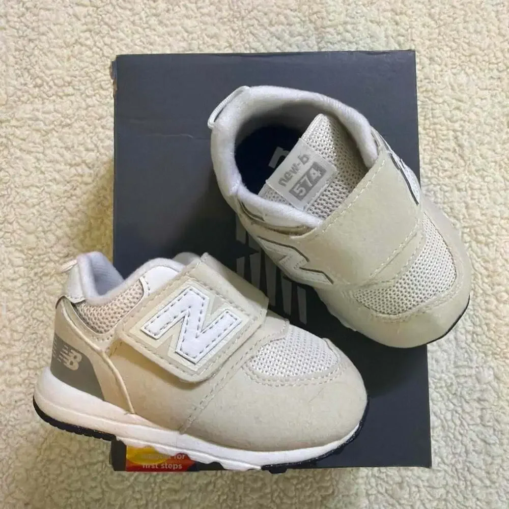 New Balance 574 New-B Hook & Loop Grey White Baby Shoes Size 2 WIDE NW574EVW